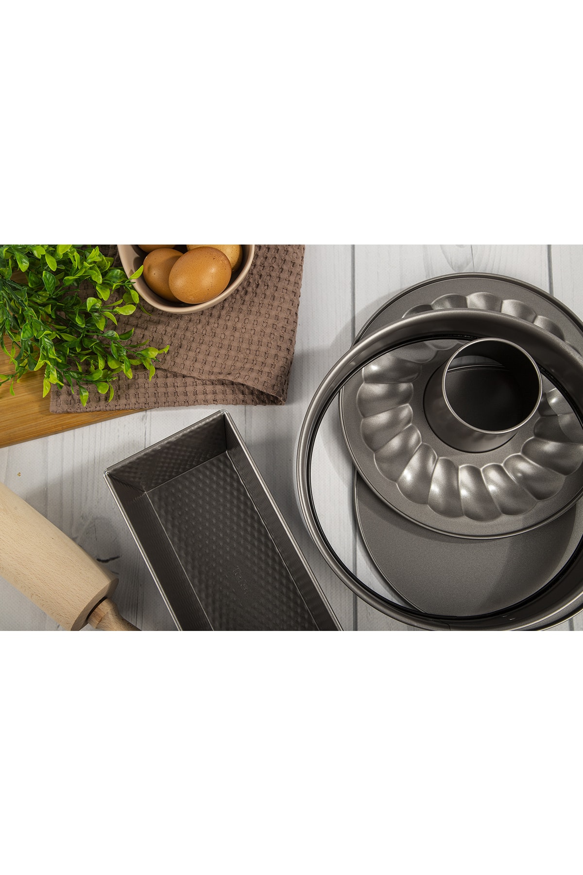 Tefal EasyBake 3 Parça Kek Kalıbı Seti (Savarin / Dikdörtgen / Kelepçeli) 2100124865